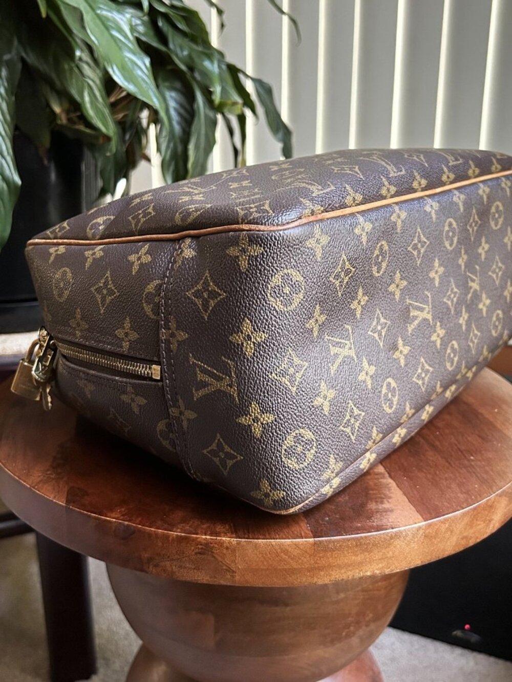 LOUIS VUITTON Monogram Deauville Tote Bag - Picture 15 of 15